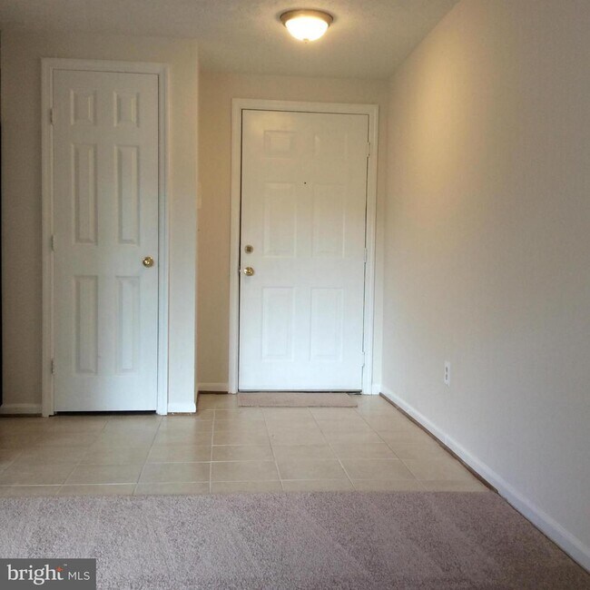 Building Photo - 17050 Capri Ln