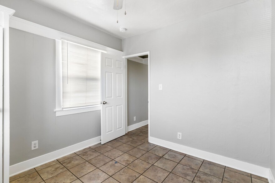 Building Photo - 736 Olive Ave