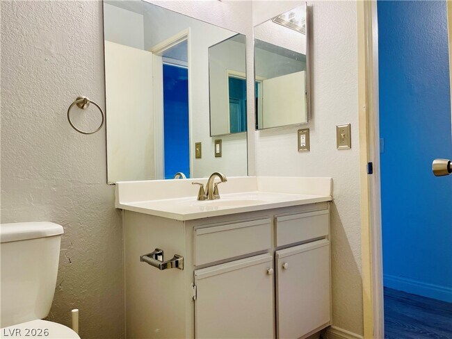 Building Photo - 3151 N Soaring Gulls Dr