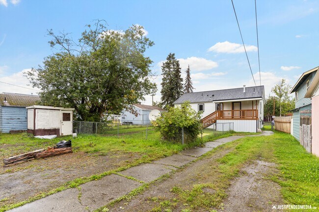 Building Photo - 1118 E 10th Ave