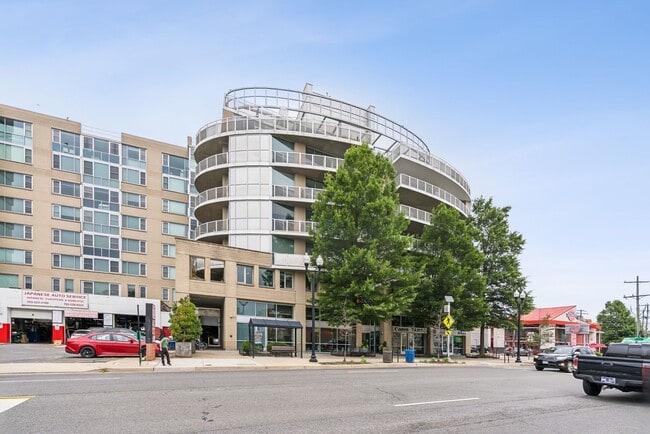 Building Photo - 3409 Wilson Blvd