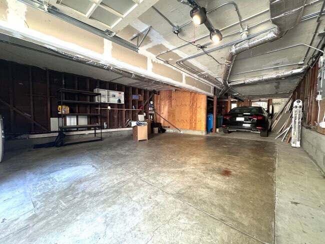 Building Photo - Cole Valley/Ashbury Heights: Remodeled Fla...