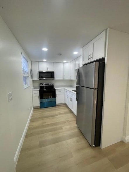 Building Photo - 302 N Tamarind Ave