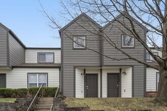 Building Photo - 1447 E Oakwood Ln