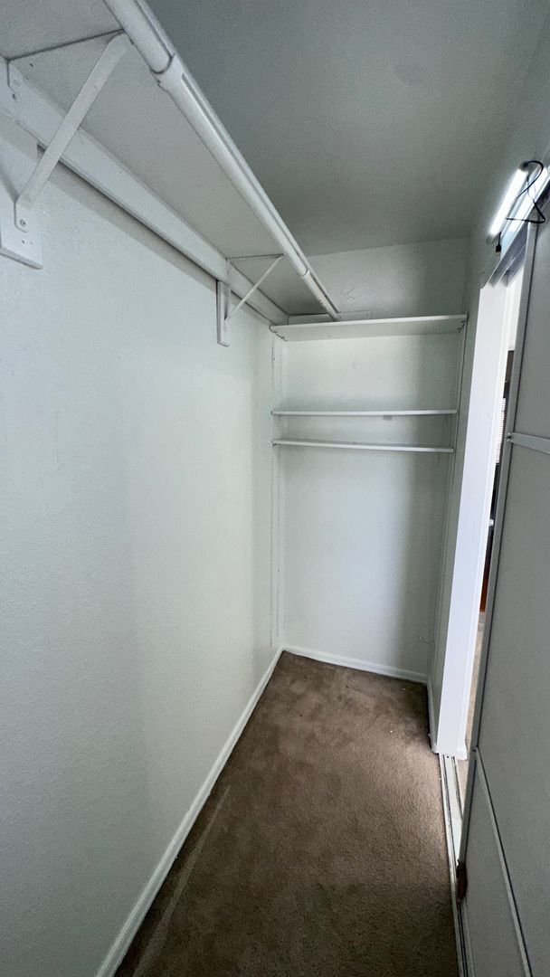 Building Photo - 2 bedroom townhome