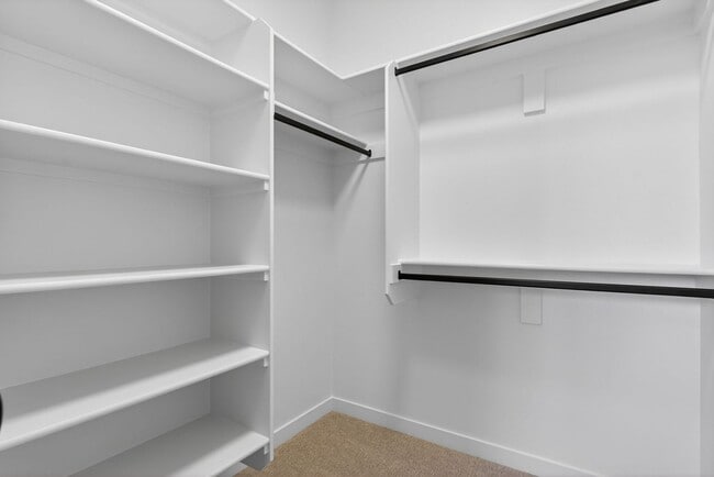 Building Photo - 10905 SE Home Ave