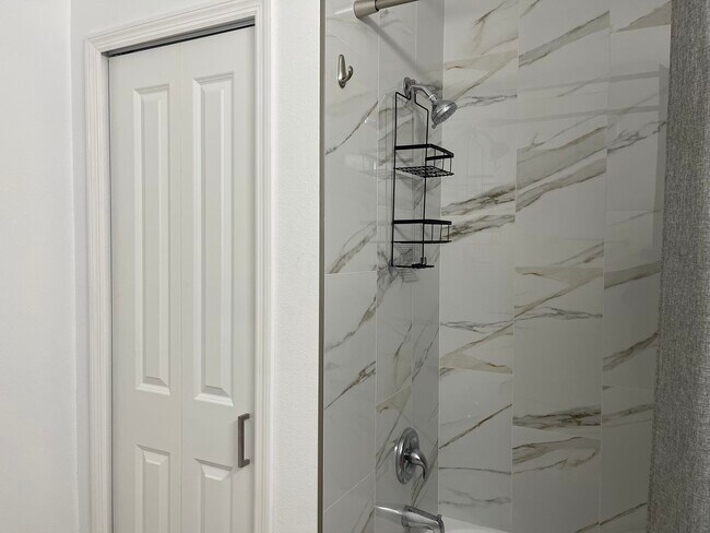 Building Photo - 3111 Sun Lake Ct