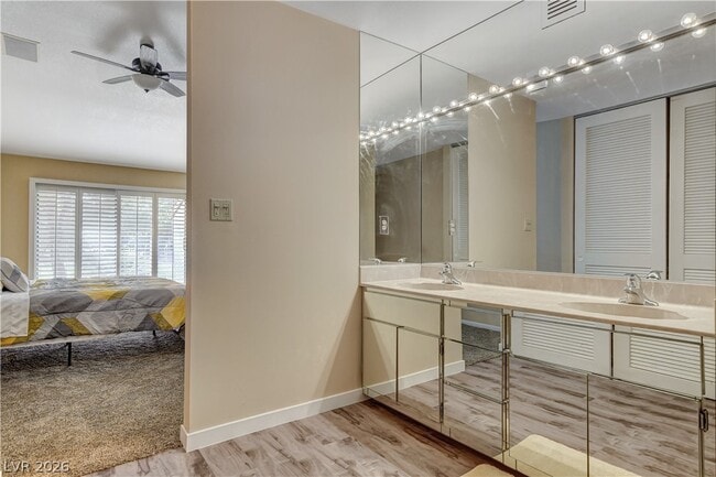 Building Photo - 3223 Pinehurst Dr