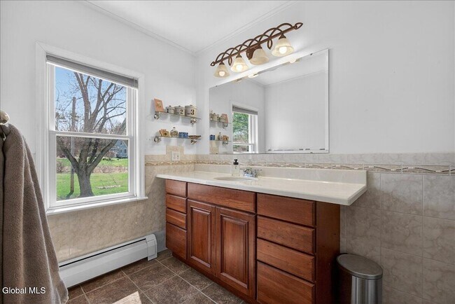 Building Photo - 15 Chase Ln