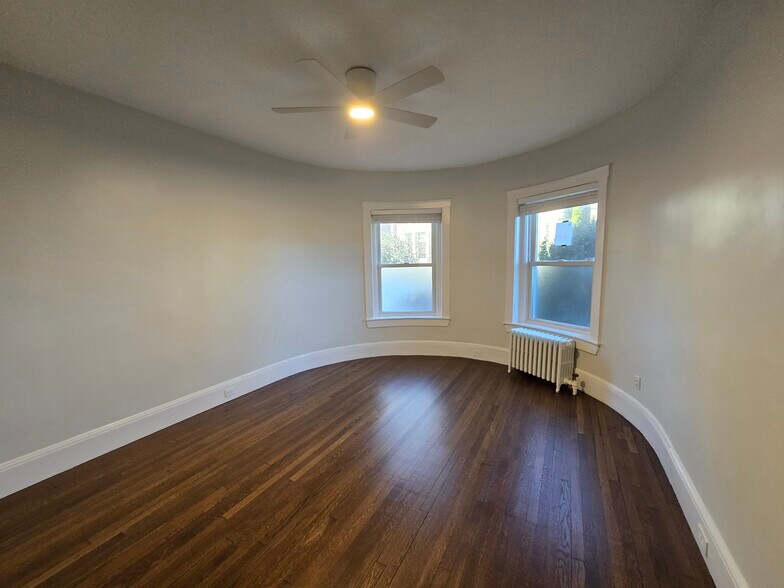 Building Photo - 354 Tappan St