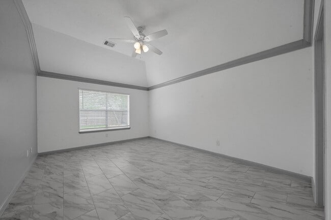 Building Photo - 3515 Walden Dr