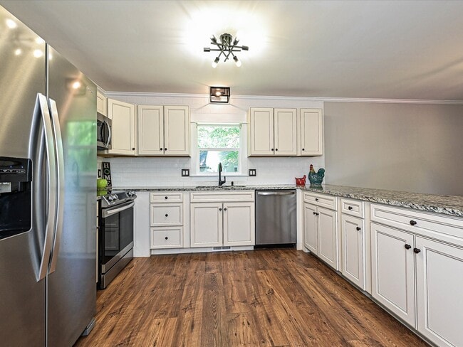 Building Photo - 9565 Man O War Dr