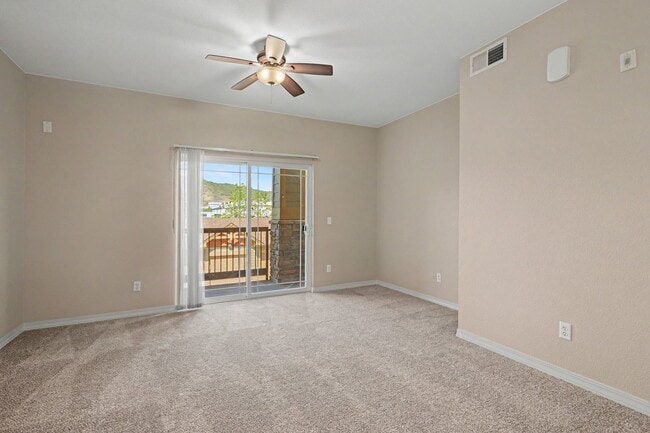Building Photo - Beautifully Updated 2 Bed / 2 Bath Condo with Garage in Chatfield Bluffs