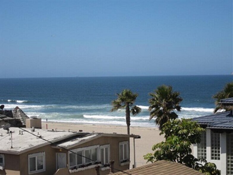 Building Photo - 4008 Ocean Dr