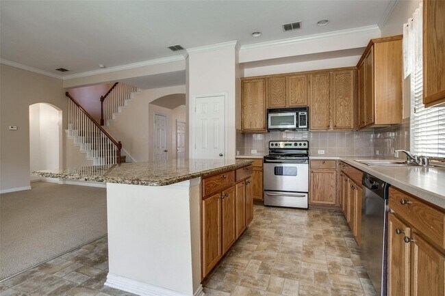 Building Photo - 1420 Canary Dr