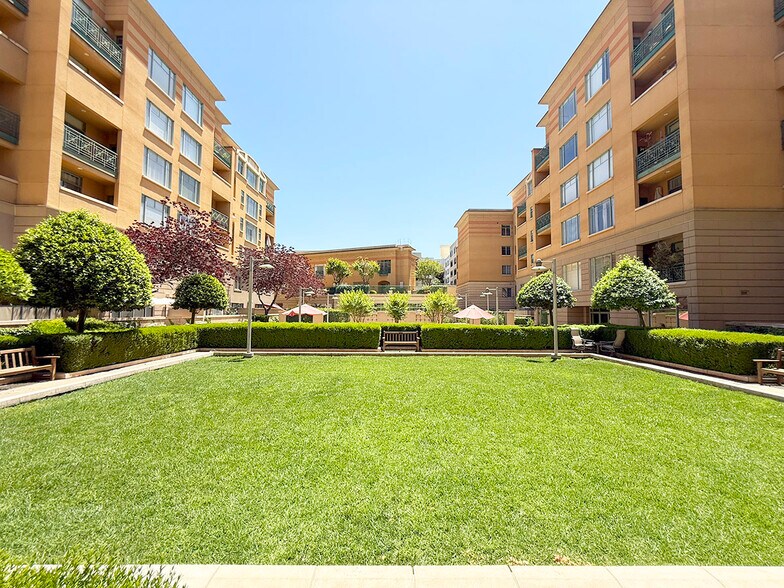 Building Photo - 144 S 3rd St