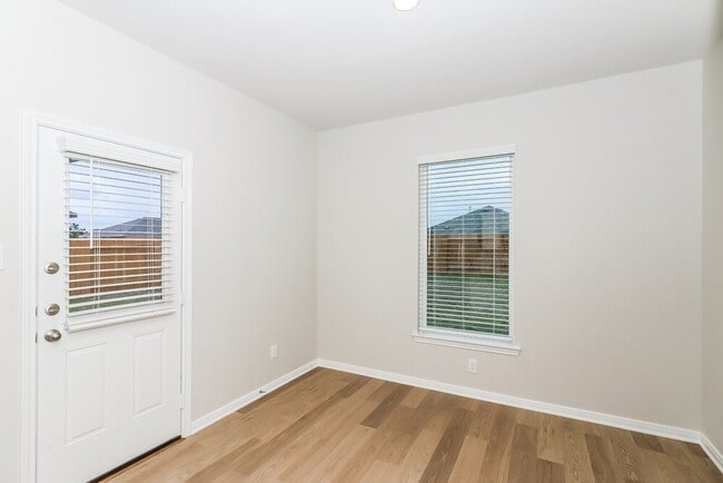 Building Photo - 416 Mustang Trot Dr