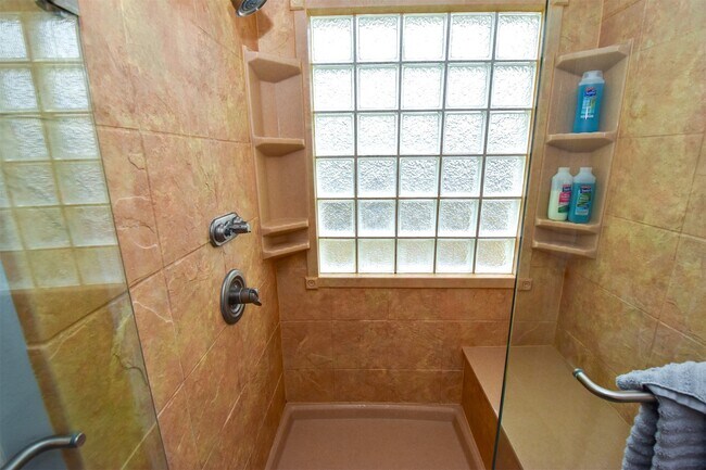 Building Photo - 11007 Shumard Oak Ct