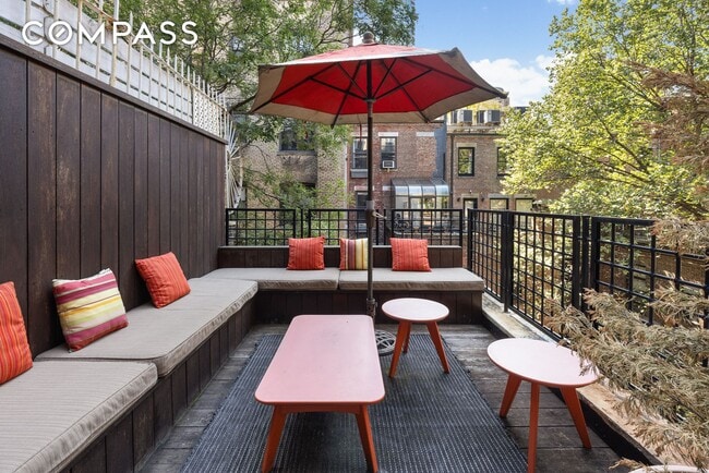 Building Photo - 22 W 70th St