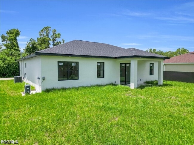 Building Photo - 3202 21st St W