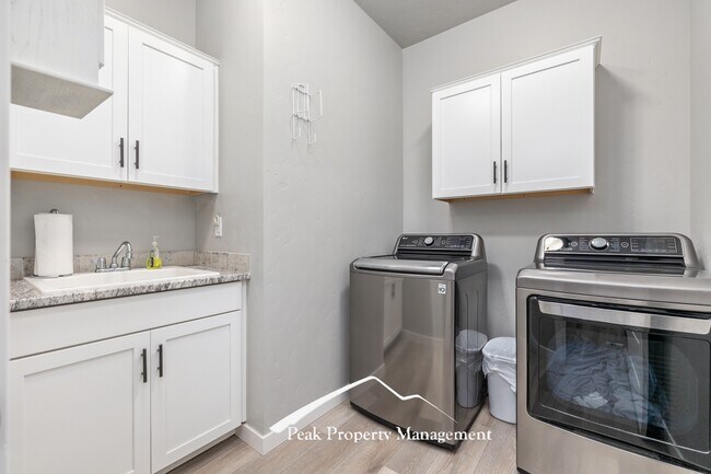 Building Photo - 18272 N Wild Goose Ave