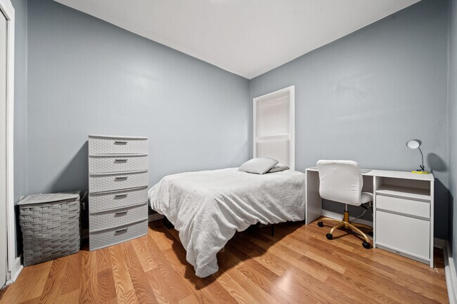 Building Photo - 1673 Calvert Ave