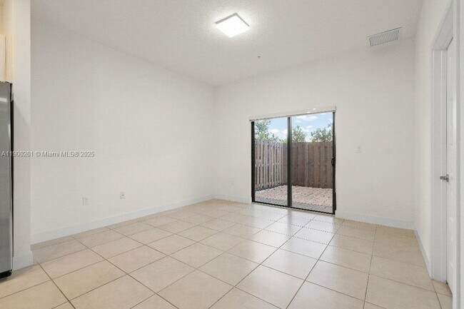 Building Photo - 7925 NW 104th Ave