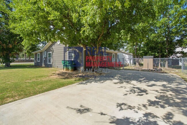 Building Photo - Updated 3-Bedroom Home Near Tarleton State University
