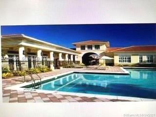 Building Photo - 2490 Centergate Dr