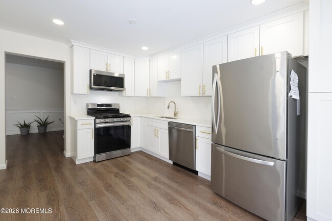 Building Photo - 42 Pennsbury Way