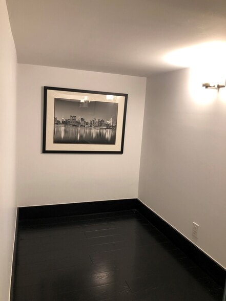 Building Photo - 254 Park Ave S