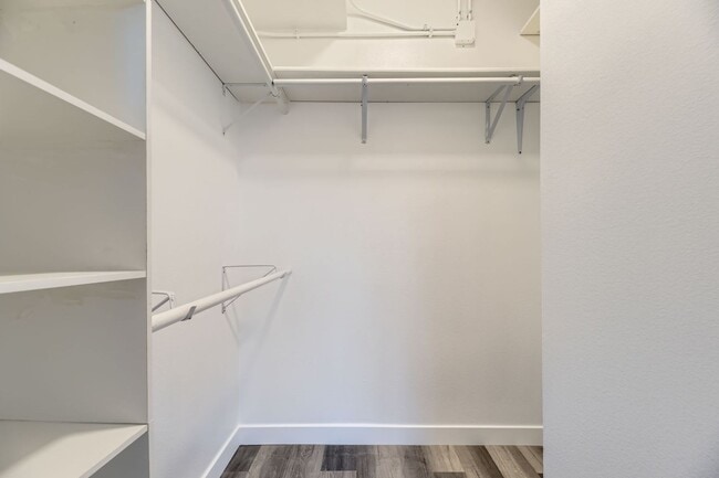 Building Photo - **Fully Updated 2-Bedroom Condo with New Appliances!**