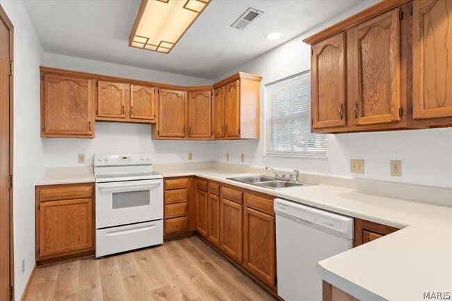 Building Photo - 132 Clinton Hill Dr