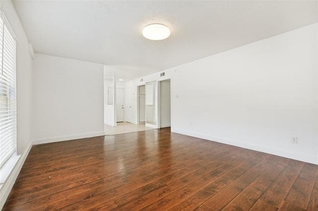 Building Photo - 8560 Park Ln