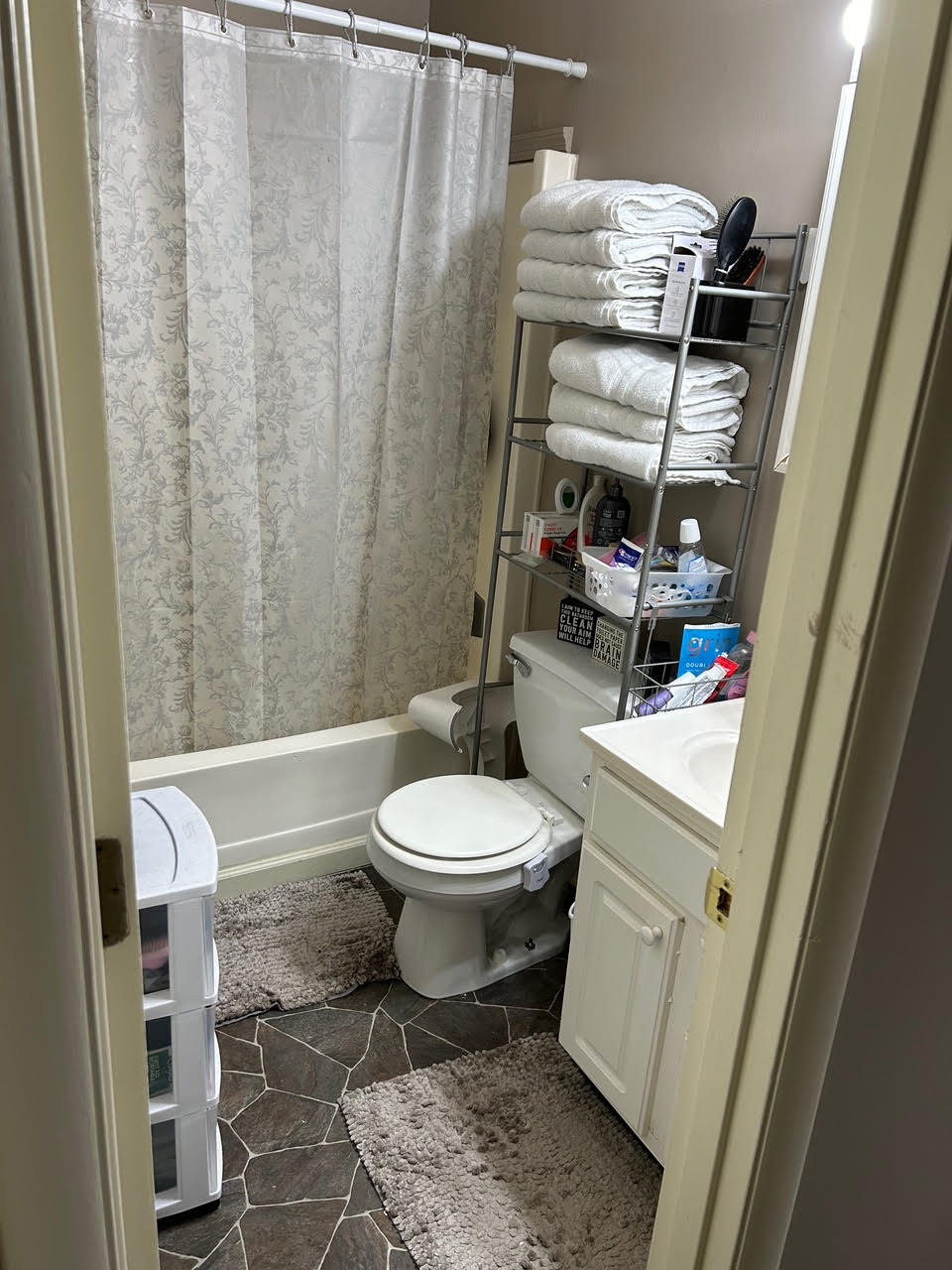 Building Photo - 200 Gronert Ln