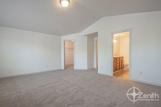 Building Photo - 7021 NE 55th St