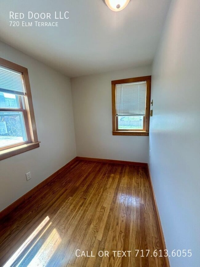 Building Photo - 720 Elm Terrace