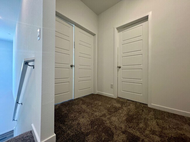 Building Photo - Stunning Newly Built 4-Bedroom, 3-Bathroom Home in Henderson