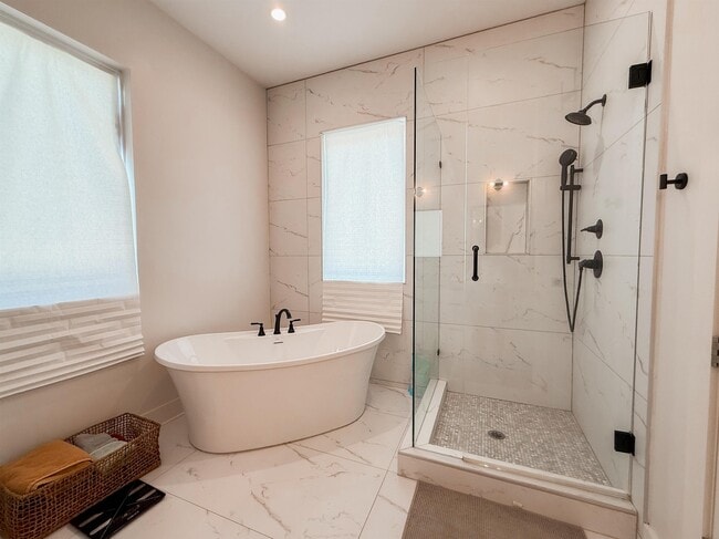 Building Photo - 765 Carnes Sta Cv