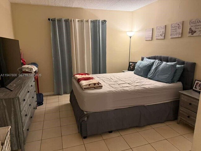 Building Photo - 6031 Shaker Wood Cir