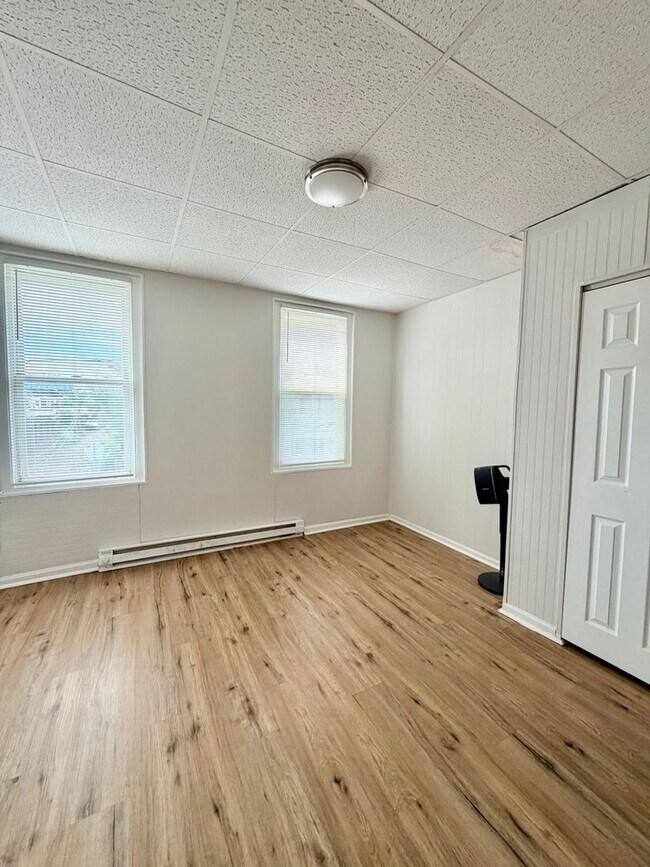 Building Photo - 3563 Emerald St