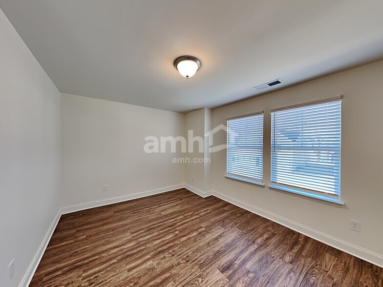 Building Photo - 409 Tributary Ln