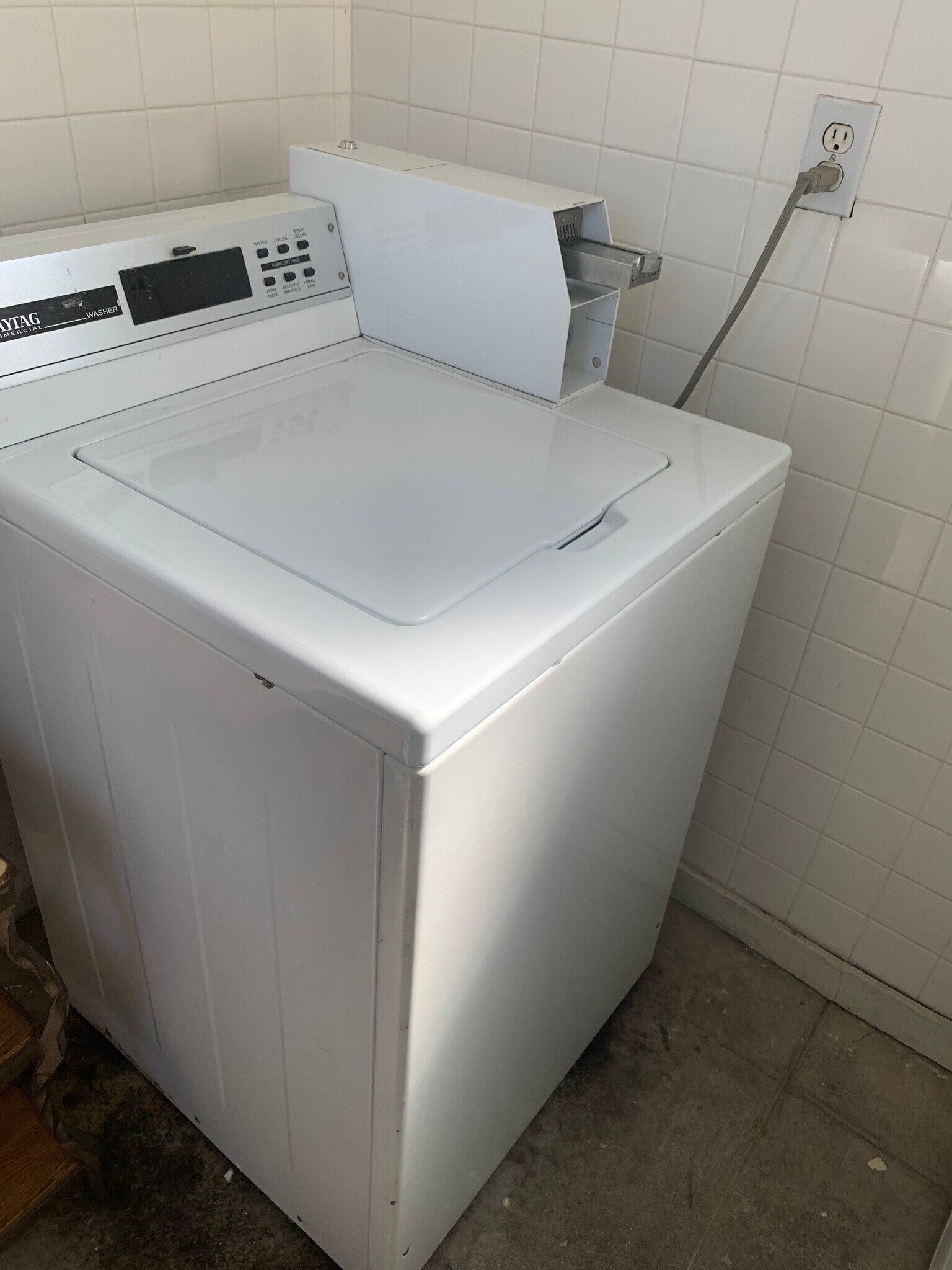 Building Photo - 802 N Sweetzer Ave