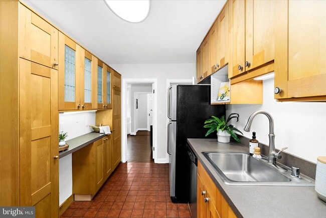 Building Photo - 218 Blenheim Rd
