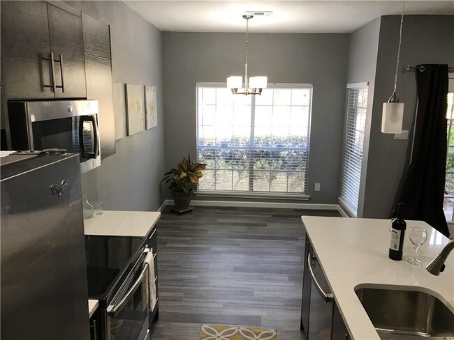Building Photo - 2506 Wedglea Dr