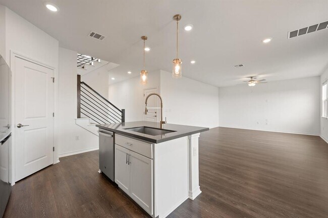 Building Photo - 2902 Tavern Dr