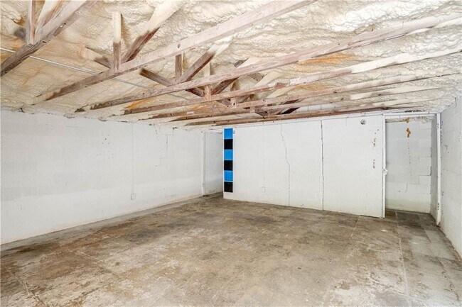 Building Photo - 4001 Maplewood Ave