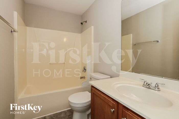Building Photo - 1400 Chimney Ridge Dr