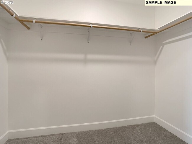 Building Photo - A Must see Hermiston Home!!