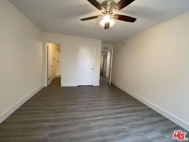 Building Photo - 1808 N Harvard Blvd